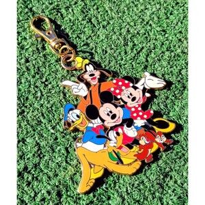 2008 Disney Characters Mickey, Minnie, Goofy, Donald, & Pluto Metal Keychain EUC